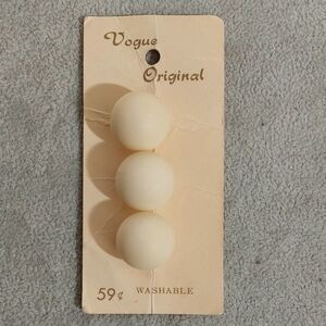 Vogue Vintage Original Cream Buttons
